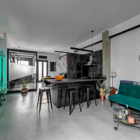 Artrock Experience - Nirvana Loft Gallery - 48mq - Hermoupoli