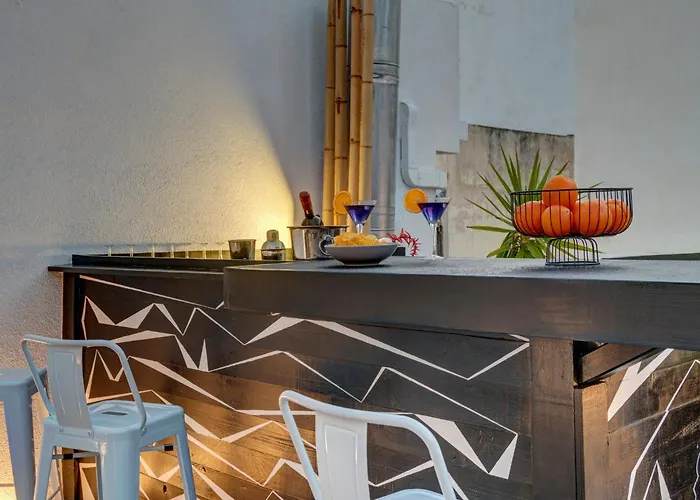 Artrock Experience - Nirvana Loft Gallery - 48mq - Hermoupoli Ermoupoli